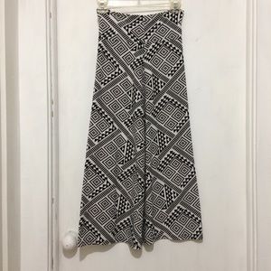 Lulu Luv womans 14/16 tribal pull up A line skirt